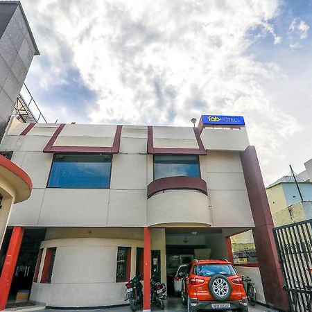 Hotel Executive Hasanganj Экстерьер фото