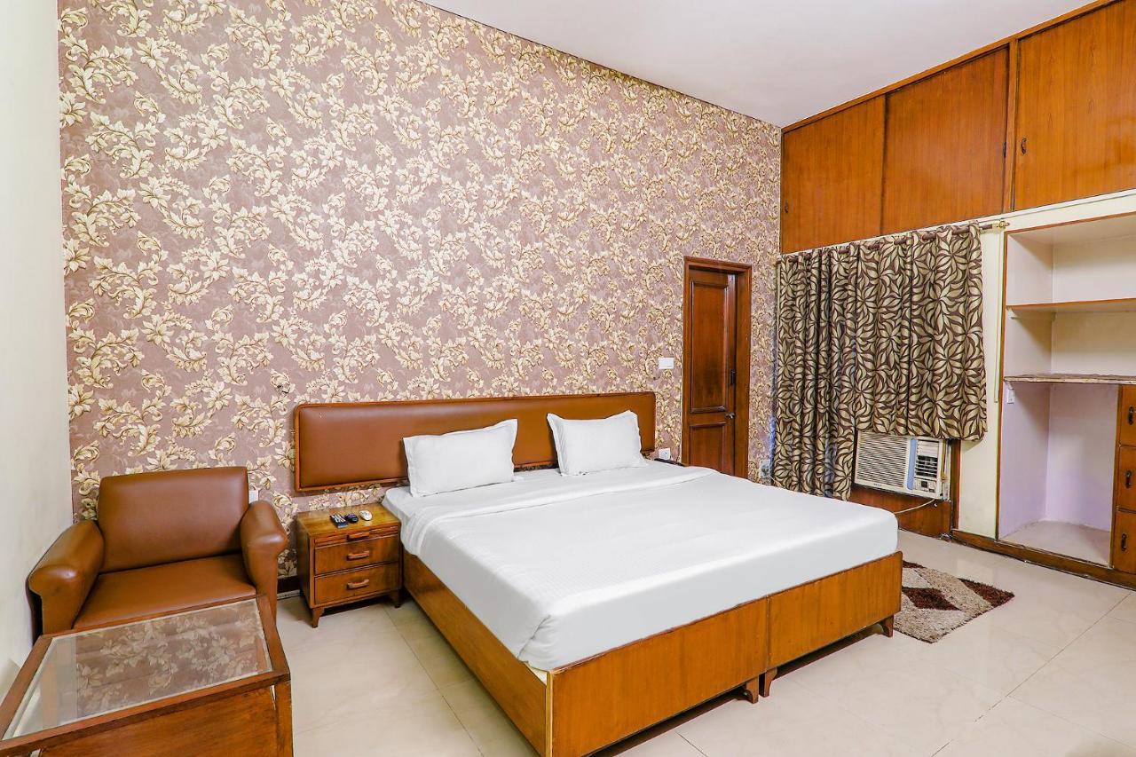 Hotel Executive Hasanganj Экстерьер фото