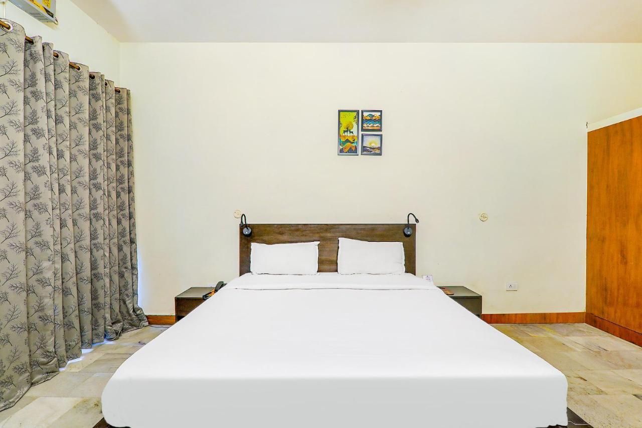 Hotel Executive Hasanganj Экстерьер фото