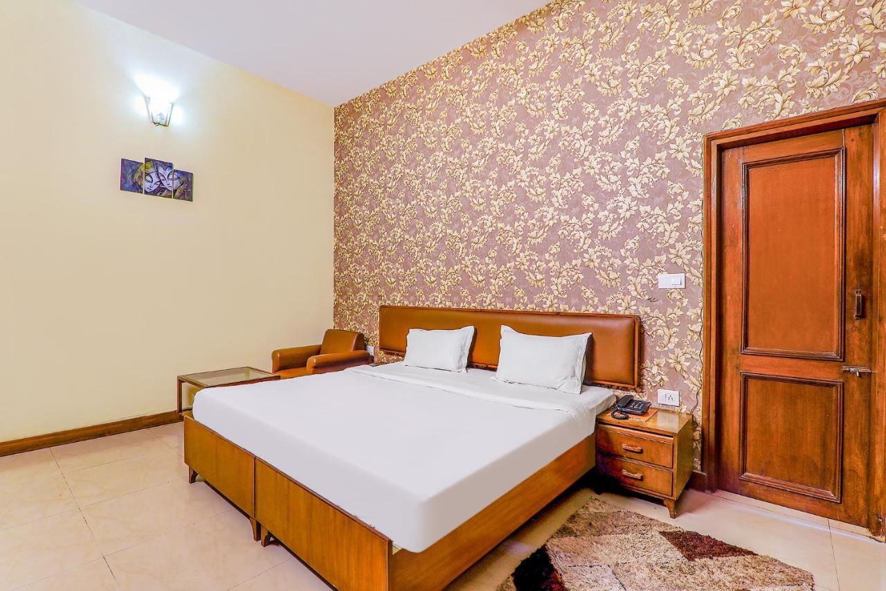 Hotel Executive Hasanganj Экстерьер фото