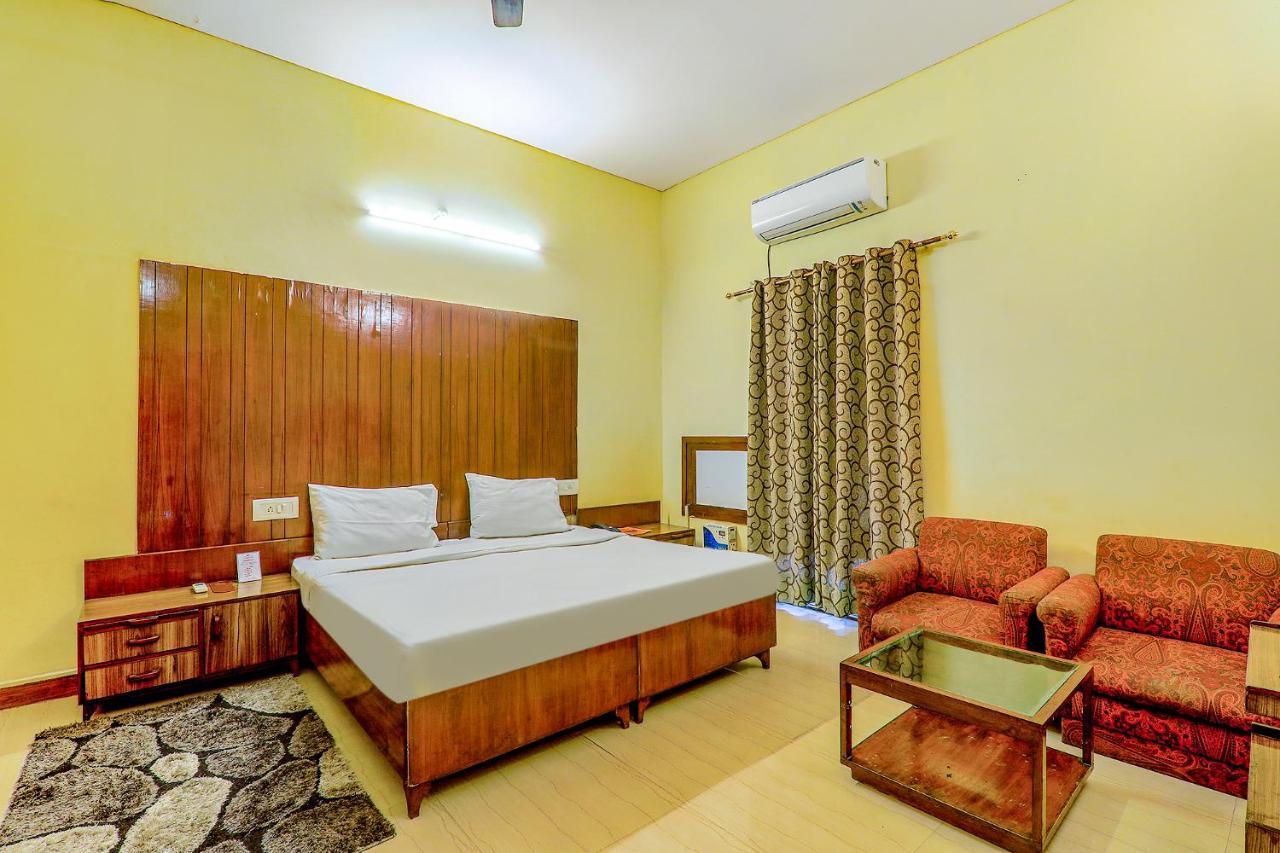 Hotel Executive Hasanganj Экстерьер фото