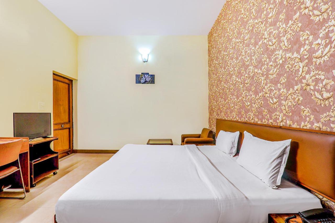 Hotel Executive Hasanganj Экстерьер фото