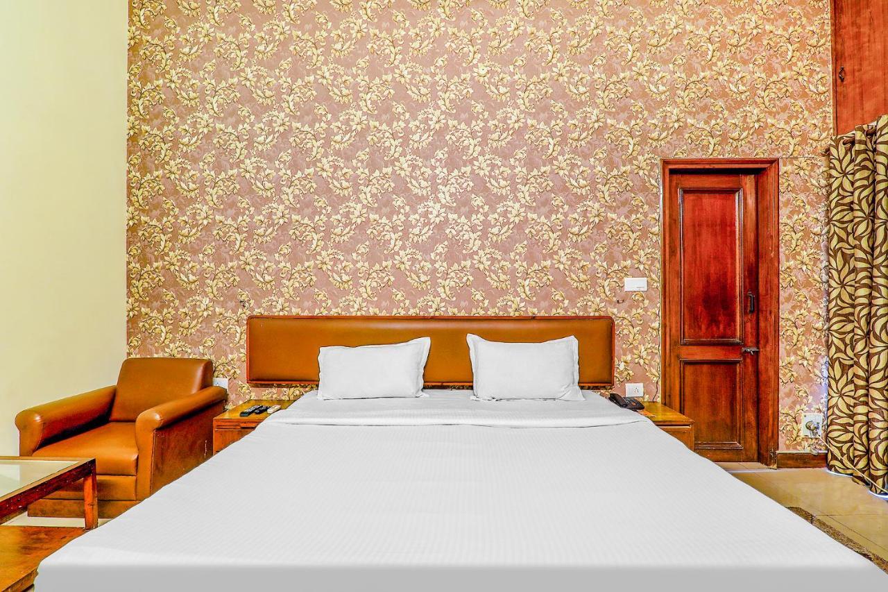Hotel Executive Hasanganj Экстерьер фото
