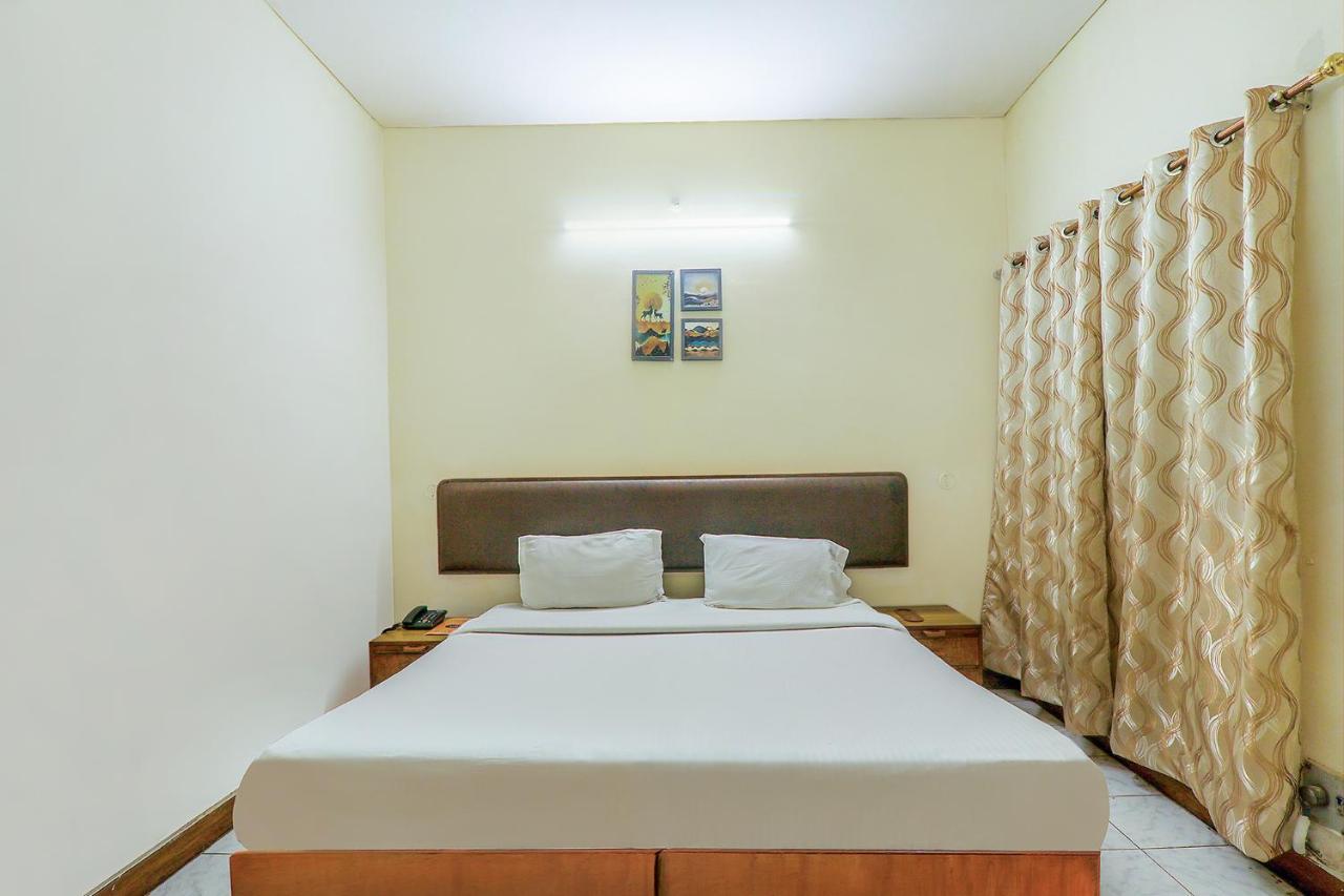 Hotel Executive Hasanganj Экстерьер фото